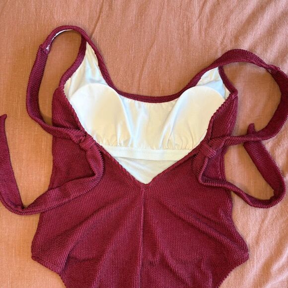 Kona Sol Crinkle Ribbed Scoop Tie Back Swimsuit in Burgundy Red Size Medium NWT - Picture 6 of 12